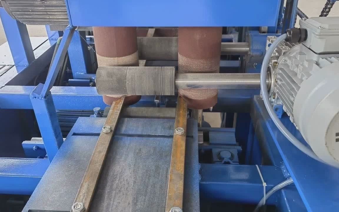 四面砂光机窜动打磨