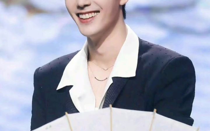 治愈系笑容 #2023继续守护你 #治愈系笑容男神 @肖战