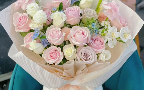 粉白玫瑰,爱你的形状