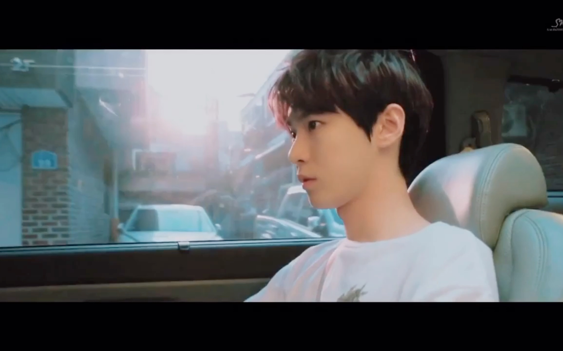 点击即可收获冷系男孩金道英