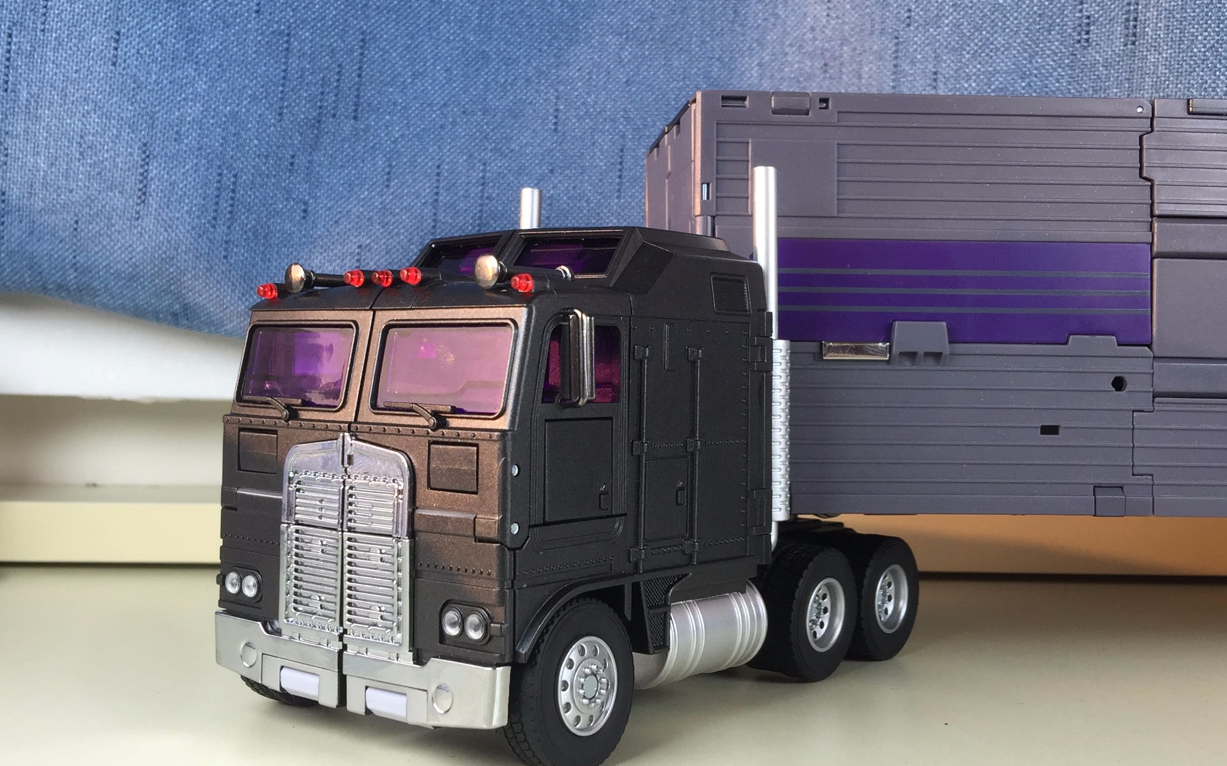 ft汽车大师 不变是天使,变形是恶魔(于小帅的变形金刚玩具分享-341集)