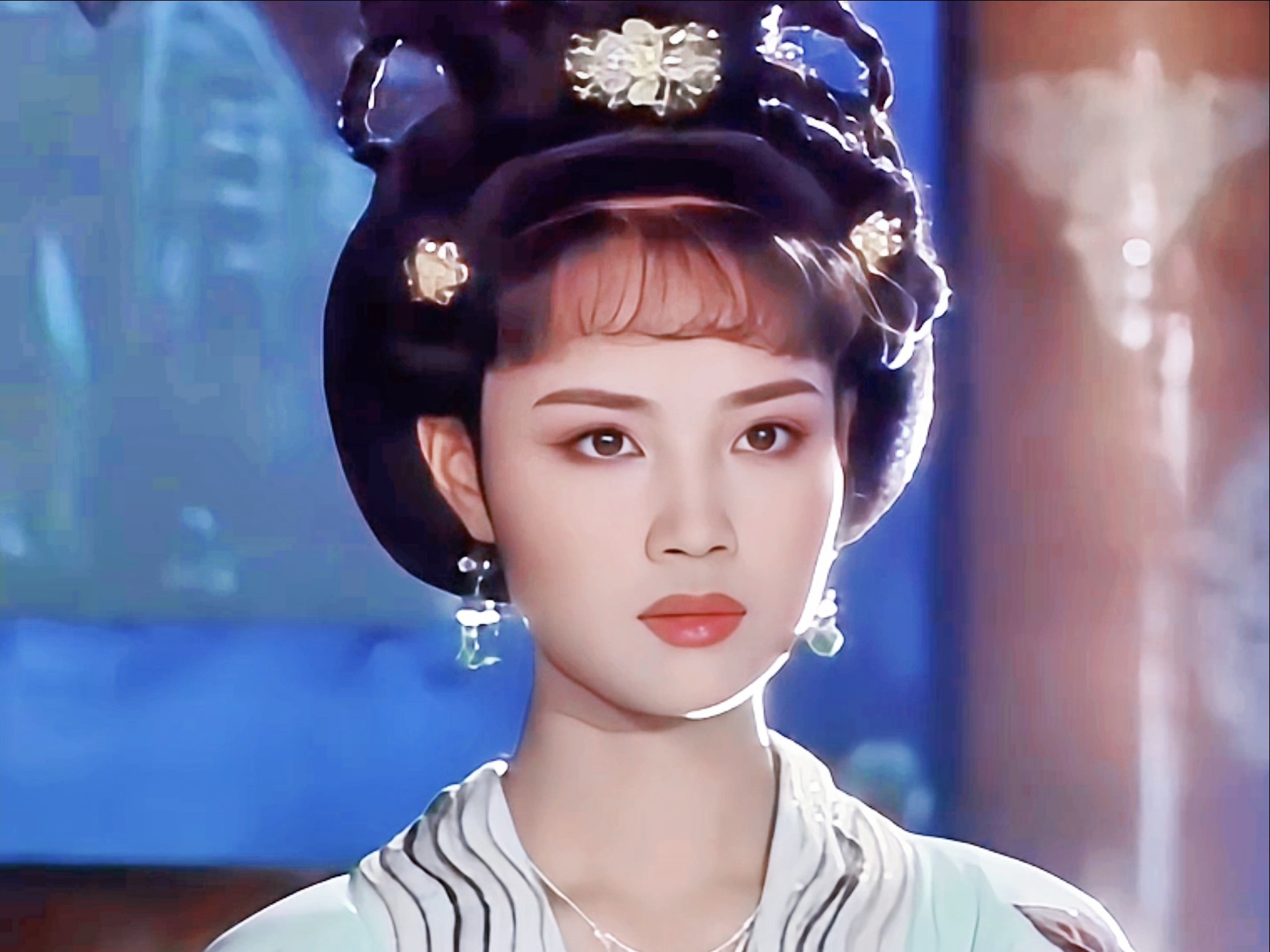 这版上官婉儿也太美了,这样的妆造和服饰还能再看到吗
