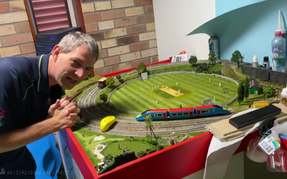 hornby的超入门级火车玩具视频开箱搬运~play train的flash套装介绍