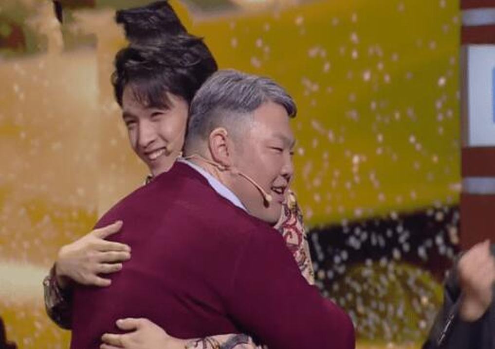 网红纯情阿伟保送德云社成功进龙字科欧弟秦霄贤现场认师弟