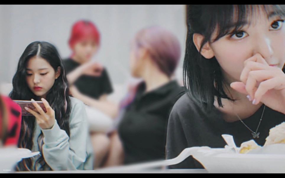 [张元英×宫脇咲良]兔子耳朵竖起来的时候是在等你说想我