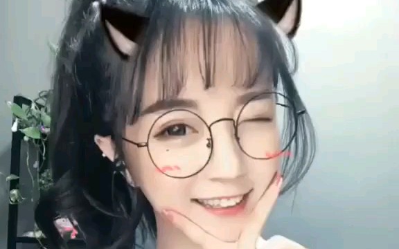 莉哥被封杀后回归抖音称会陆续发以前的作品