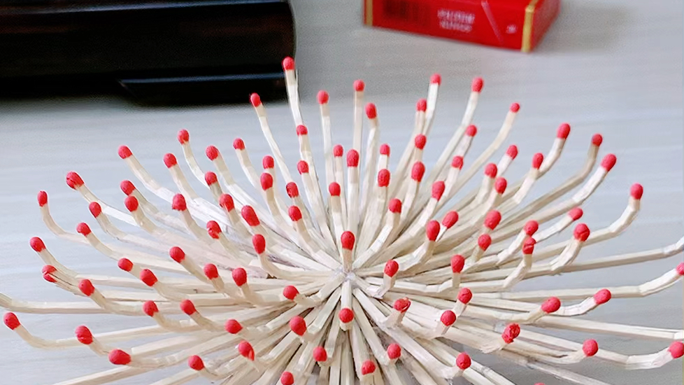我用火柴做手工艺术品