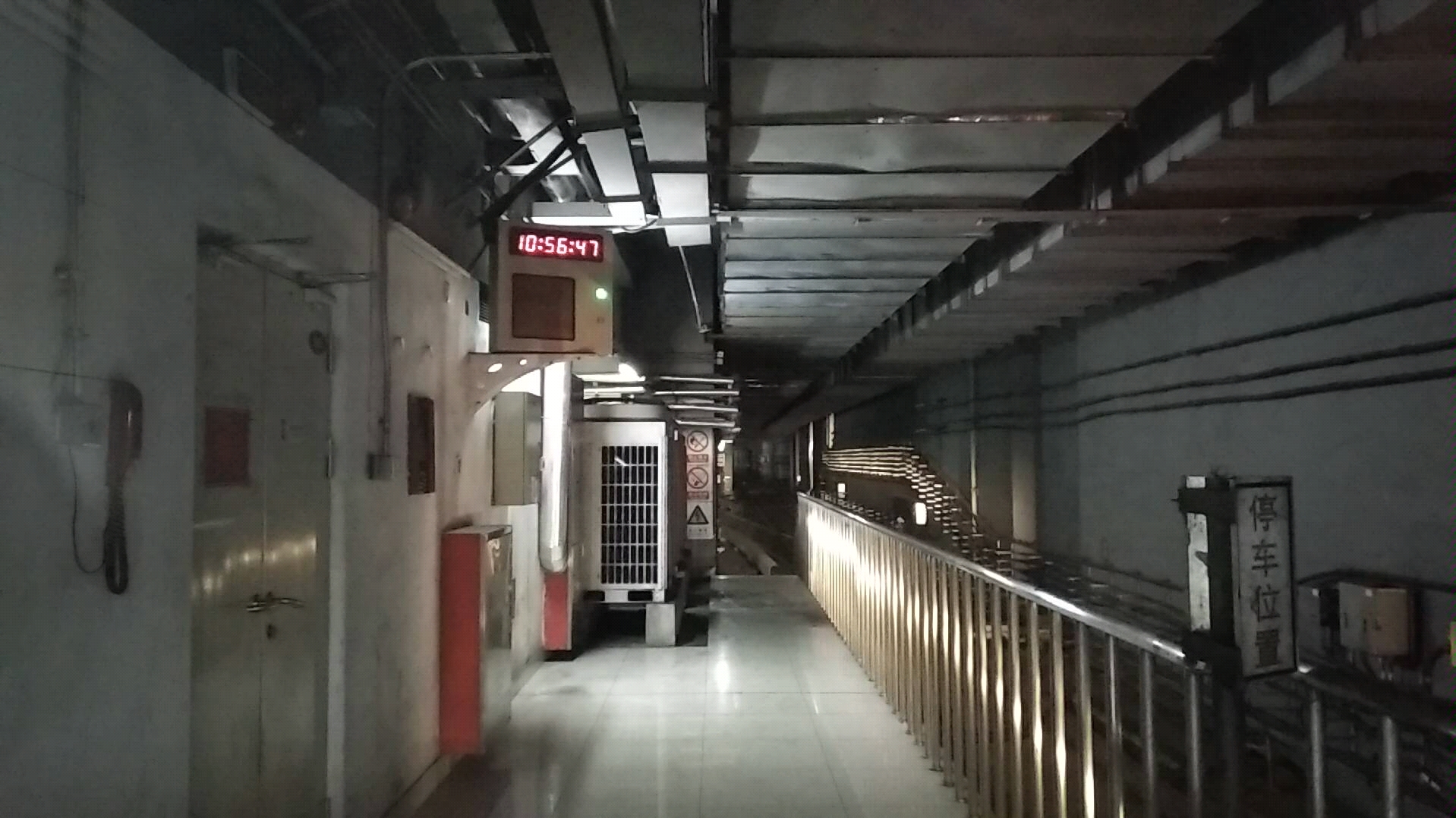 北京地铁10号线终点站车道沟站出站回库折返_哔哩哔哩 (゜-゜)つロ