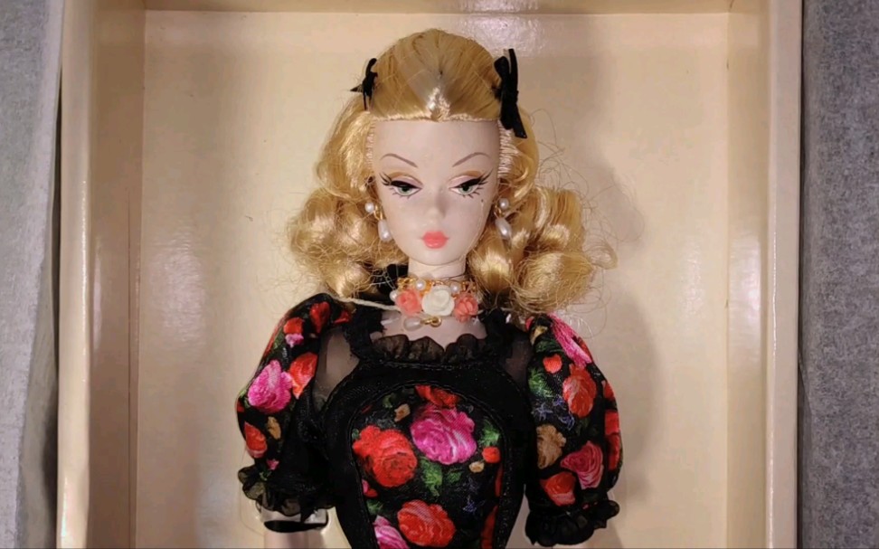 st芭比意大利小花 silkstone芭比 珍藏芭比展示_哔哩哔哩_bilibili