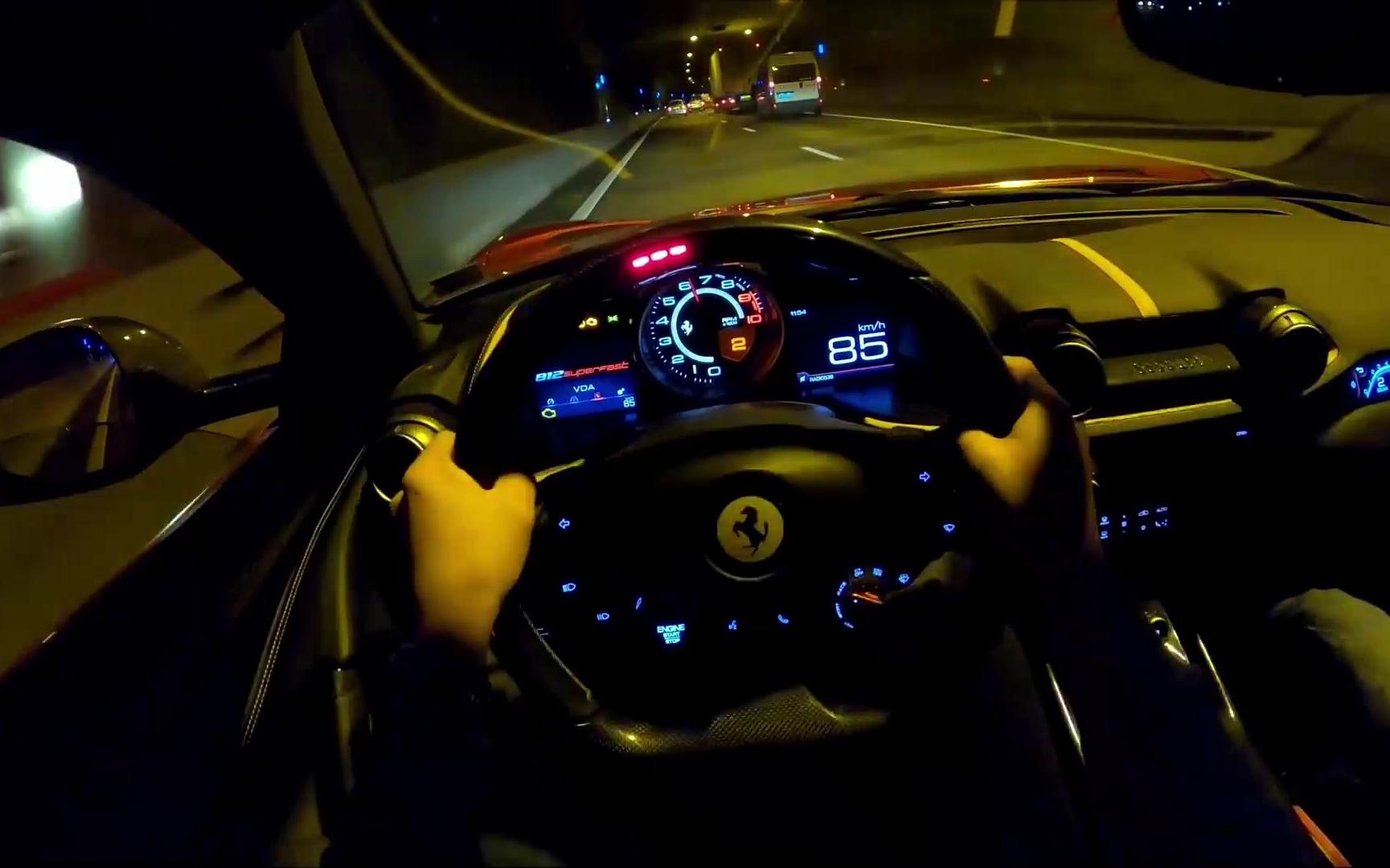 太战斗了!ferrari 812 隧道暴力声浪_哔哩哔哩_bilibili