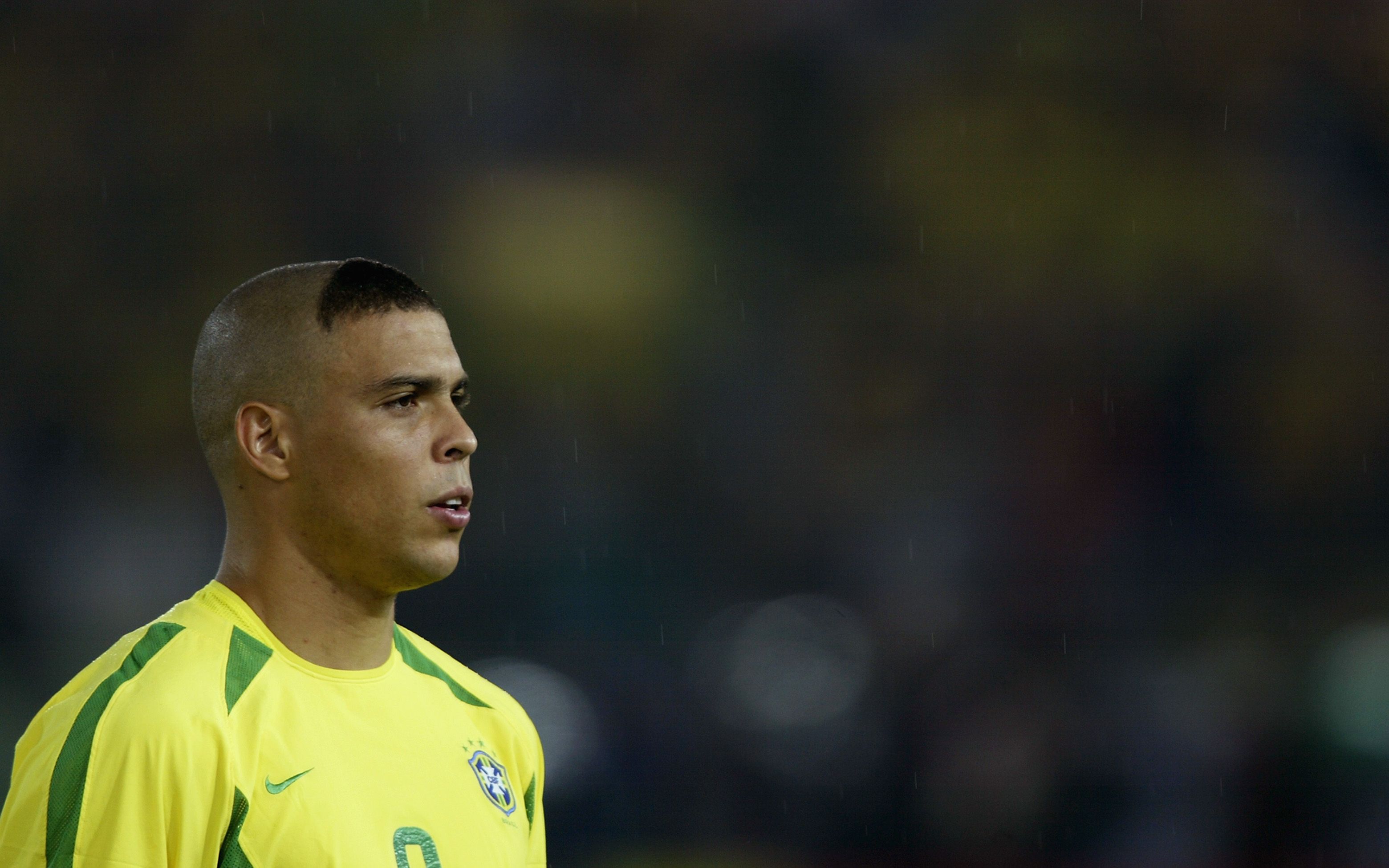 罗纳尔多02年世界杯集锦:踢法成熟的阿福头形态