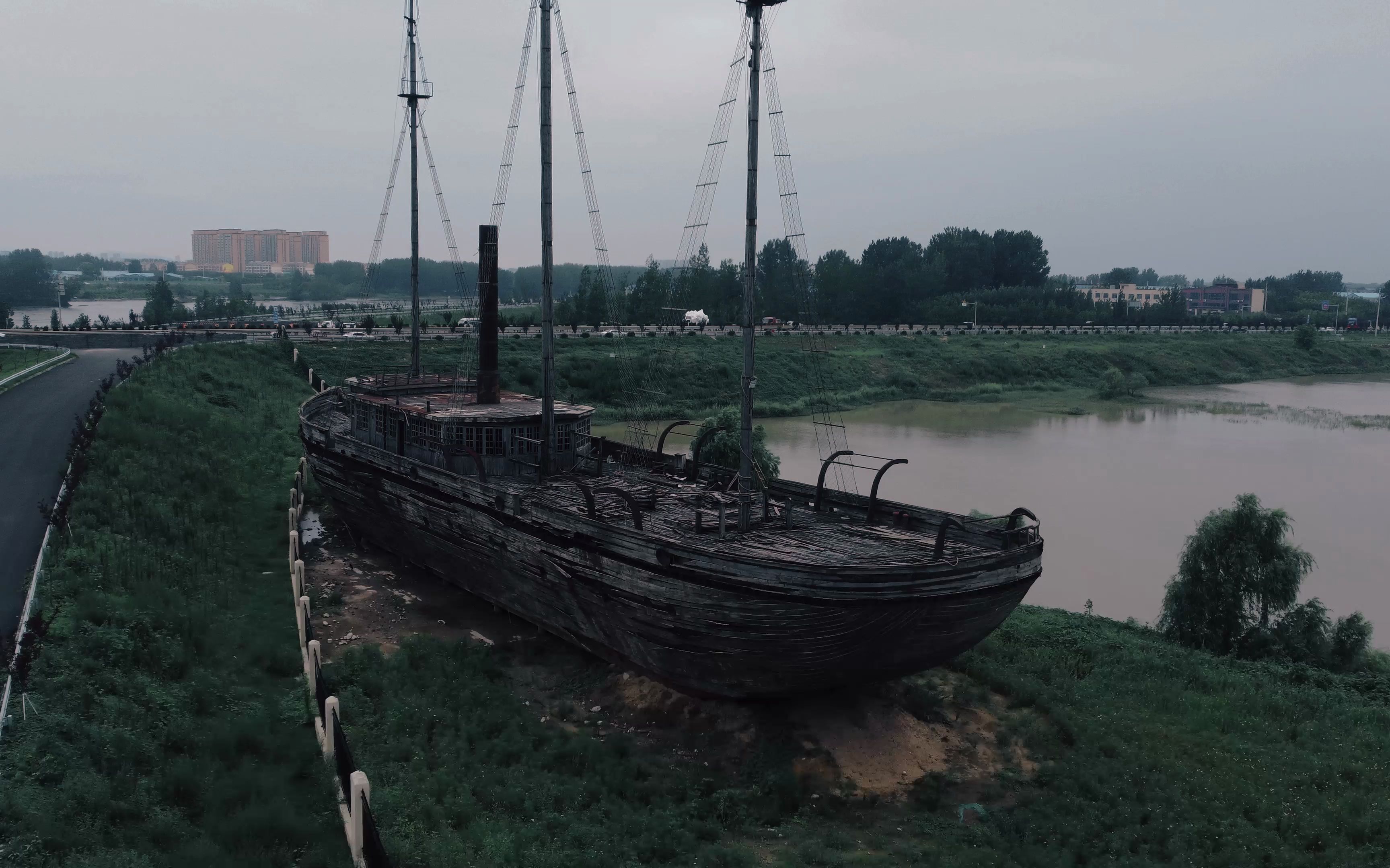 临沂的祊河国际影视城不知道还会不会继续烂尾