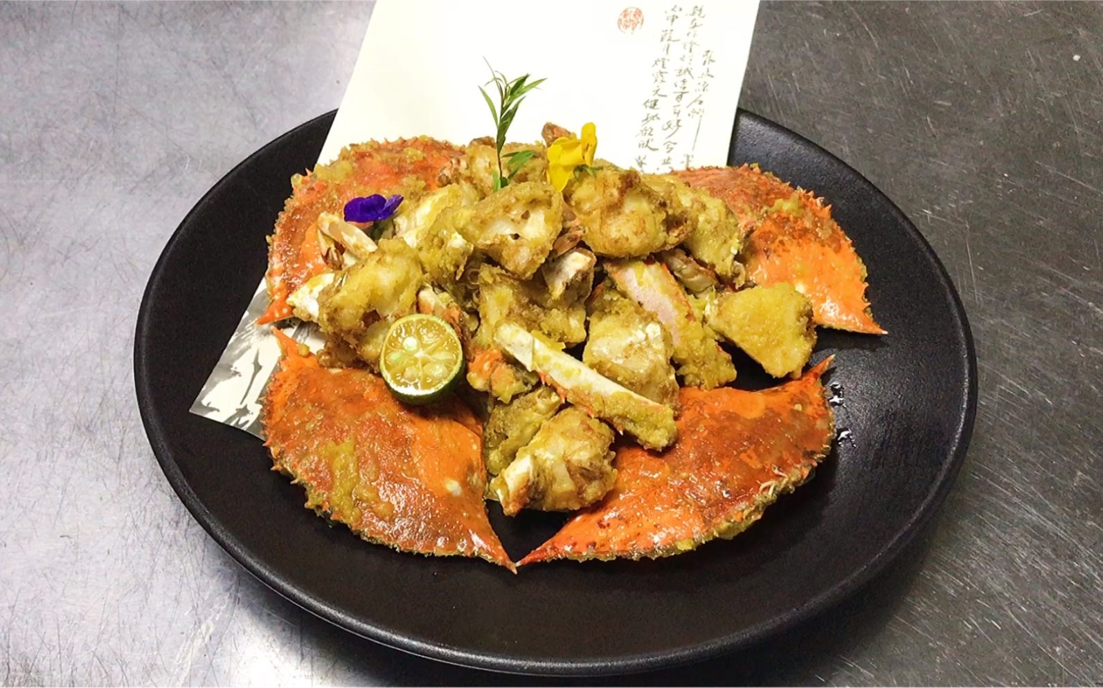 蛋黄焗梭子蟹女人和孩子都喜欢吃尤其是蛋黄吃起来真过瘾