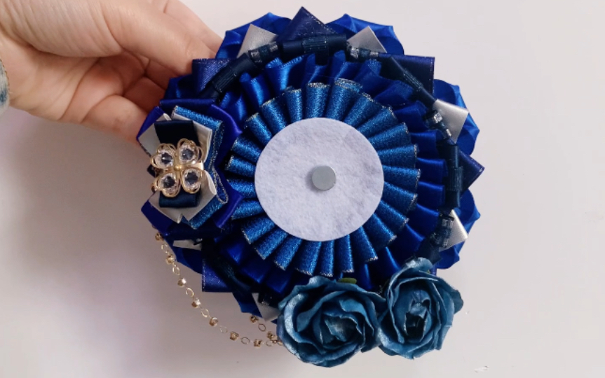 活动作品吧唧托一个白菜价蓝色吧唧托现货