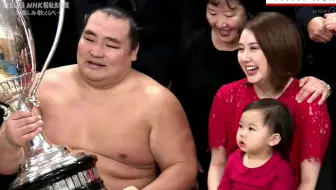 大相扑年1月初场所初日 令和二年 霧馬山雾马山横綱鶴竜土俵入 哔哩哔哩 Bilibili