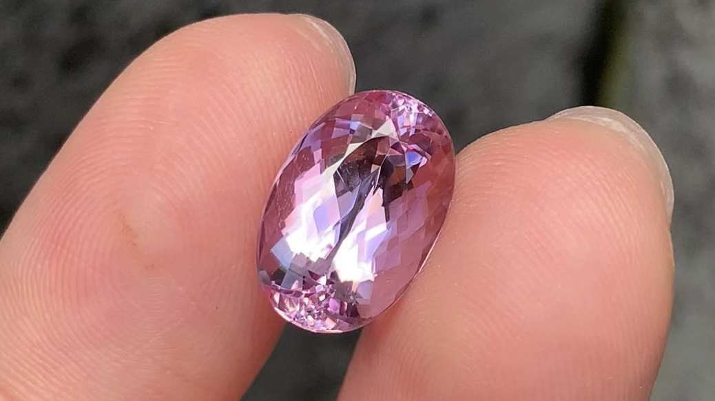 粉粉嫩嫩的帝王托帕石5.17ct