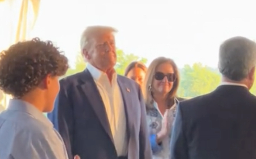 78岁的川普,鹤立鸡群,比拜登看着霸气外露