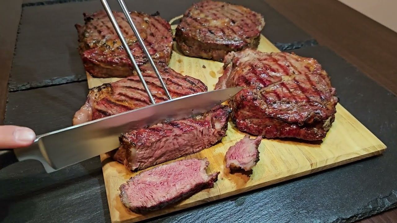 韦伯炭烤黑安格斯牛肋眼牛排
