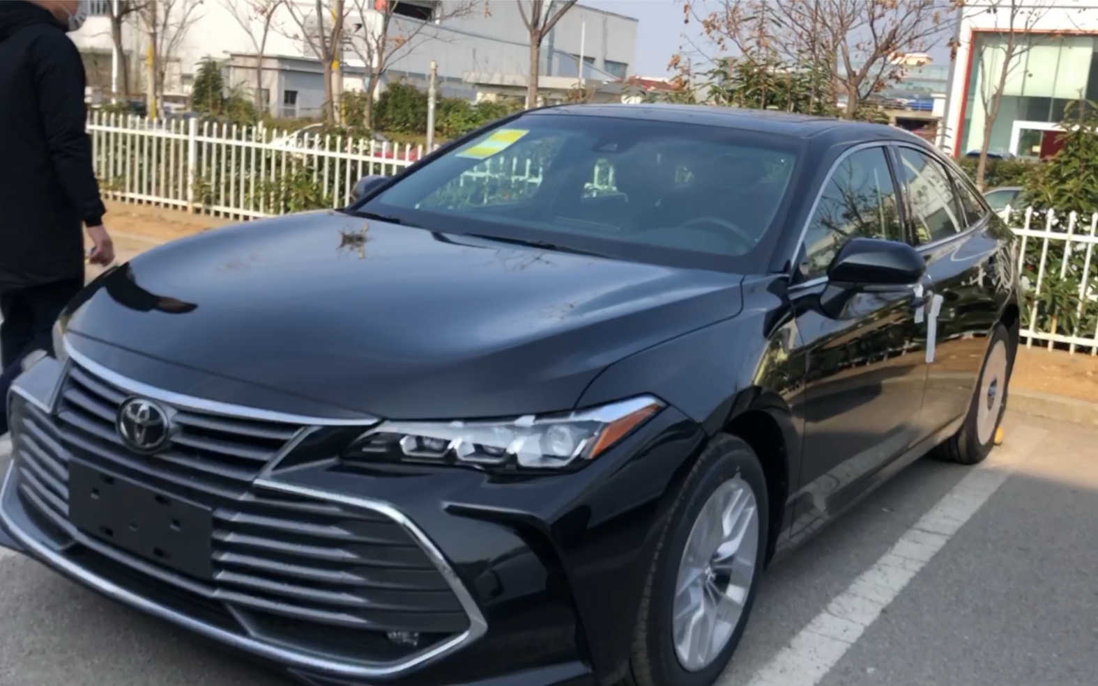 丰田亚洲龙汽油版2.5l