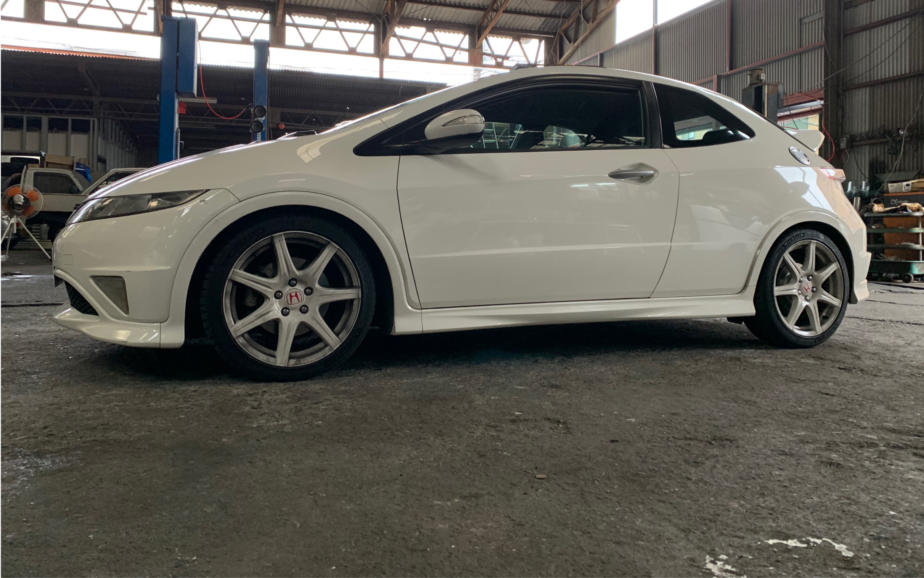 本田civic type r(fn2)大阪溜街 路遇警察 快跑!