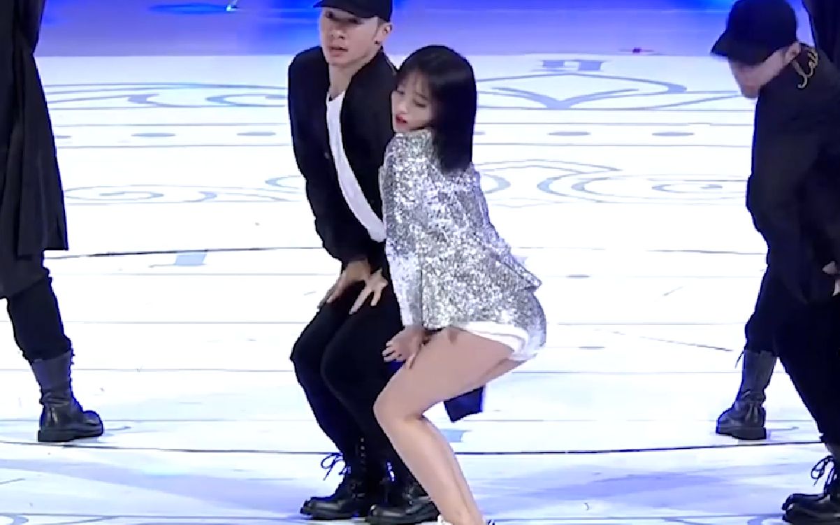 鞠婧祎版野狼disco太美了这舞姿很上头一双小短腿太勾人