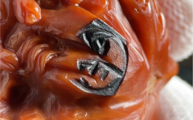 磨盘雕刻:喜上眉梢.尺寸40.选用两年以上老陈籽作为雕刻原材料!