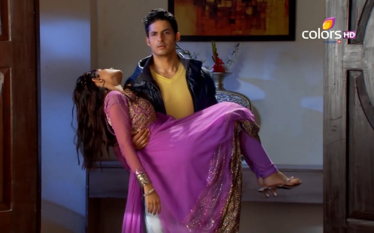 公主抱昏迷的睡美人