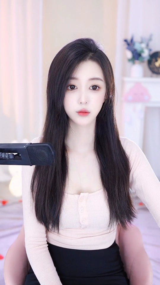 4k纯享版–甜七七性感热舞-黑色小短裙永远性感又迷人