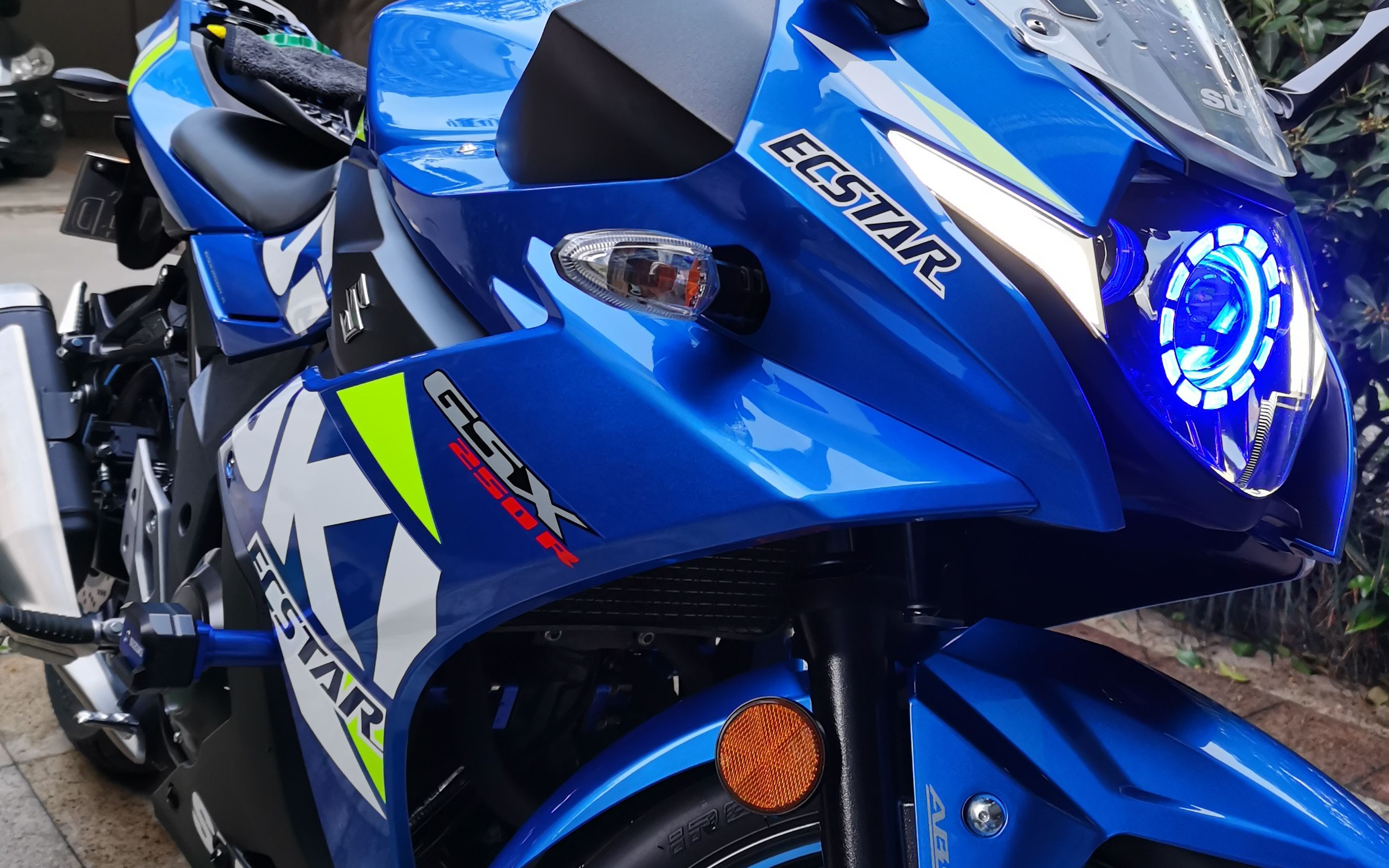 gsx250r改装kt大灯效果