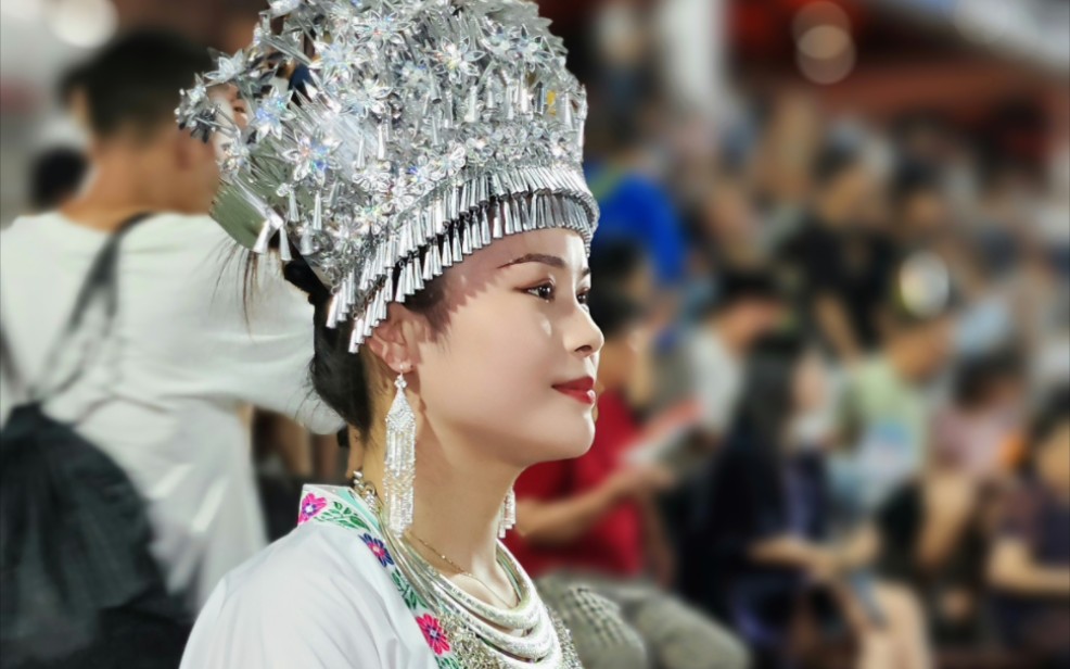 村超现场,速度围观村超的足球宝贝,少数民族美女们#贵州村超#足球宝贝