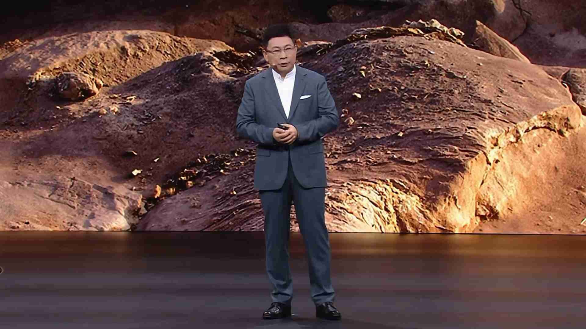 友商都在学习模仿M9，余承东自信发言震撼全场