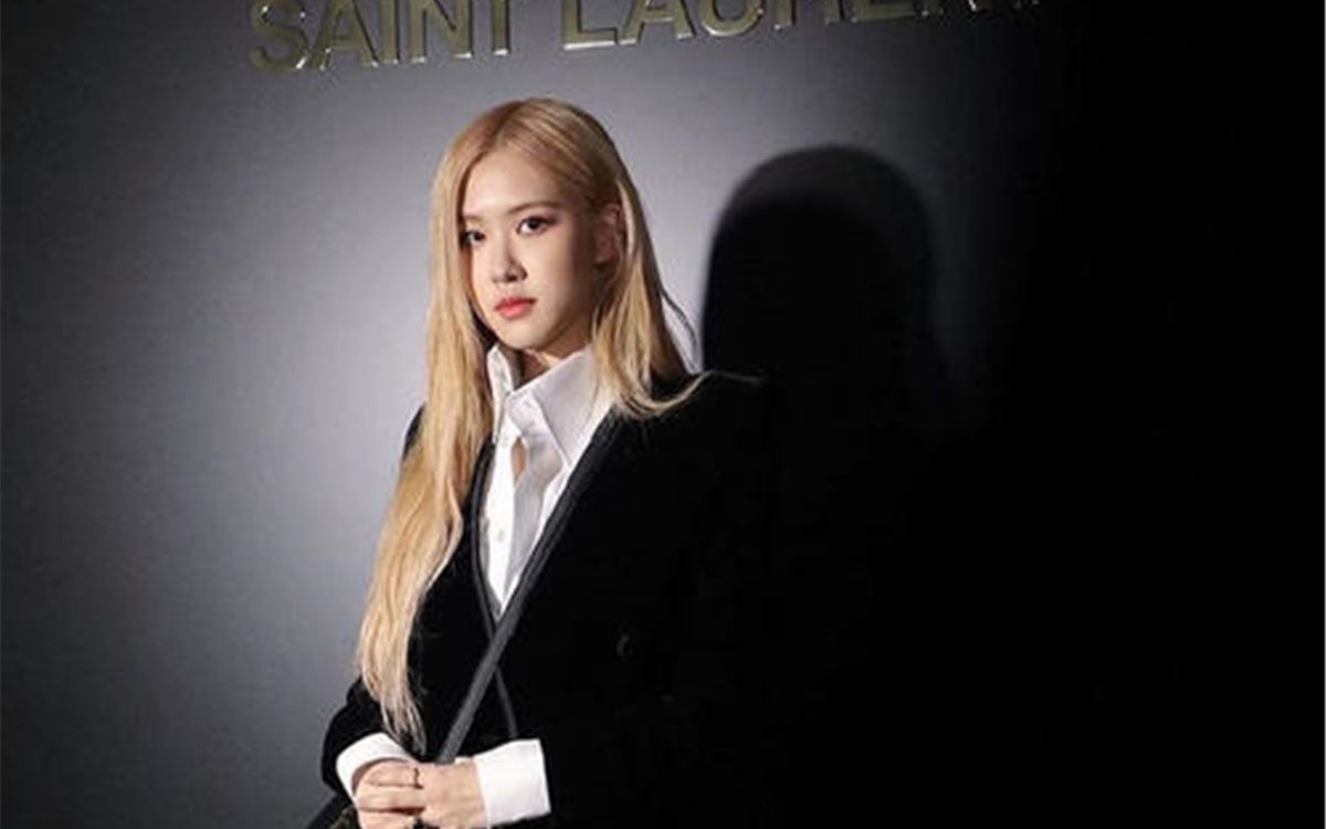 blackpink:五花肉cp,lisa和朴彩英的身材好的没话说