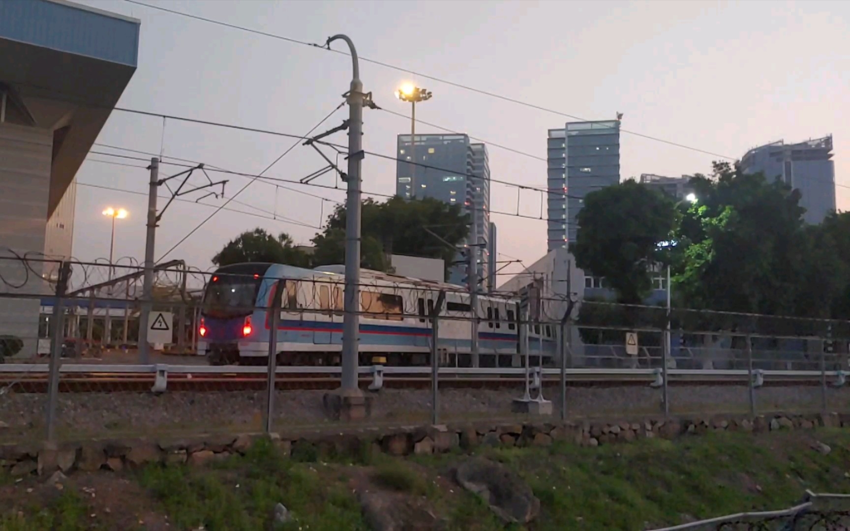 车辆段探索.2 鱼珠车辆段05*041042试车后入库