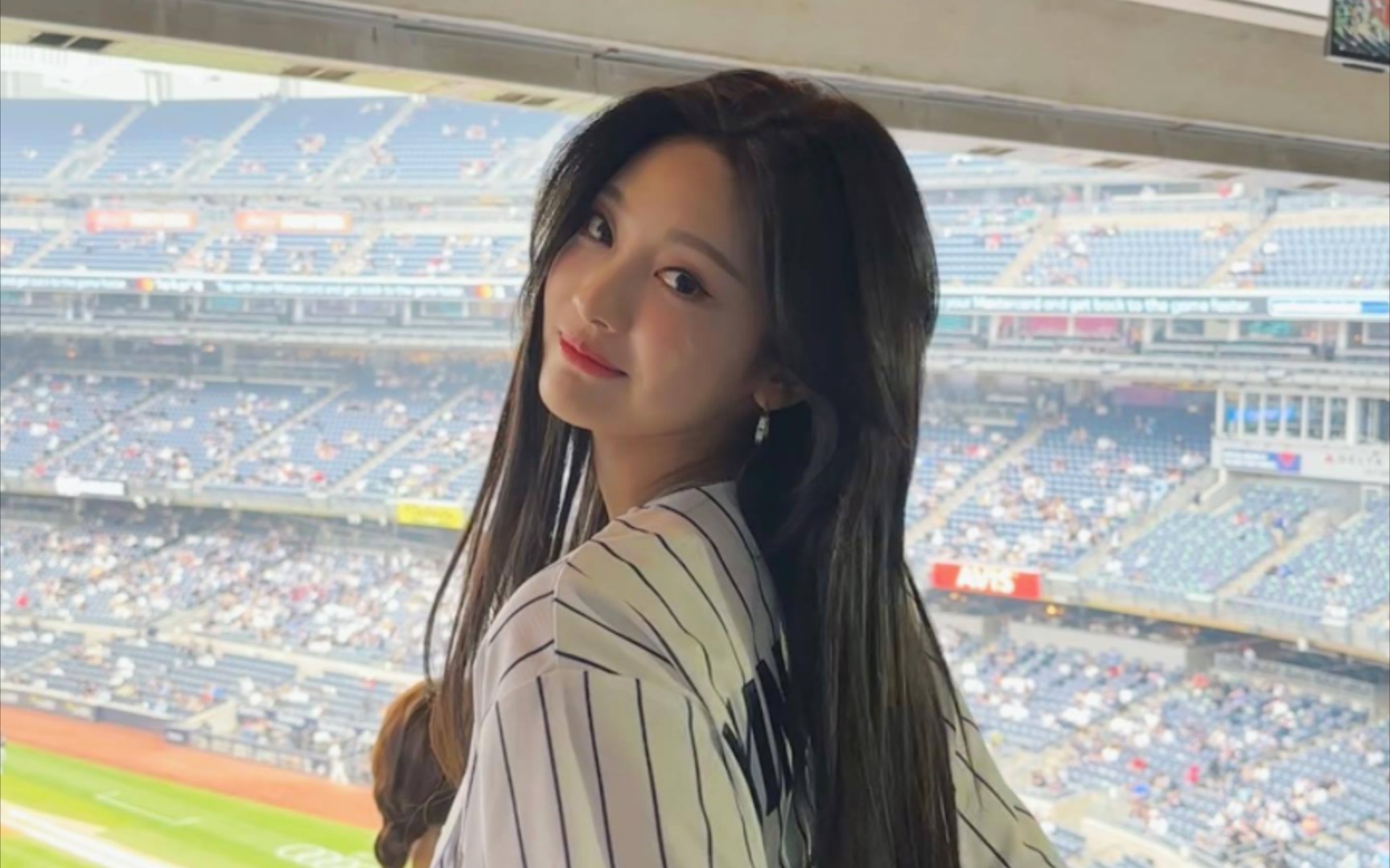 【宁艺卓】明明是年下妹妹,今天却忍不住对着照片疯狂叫姐姐