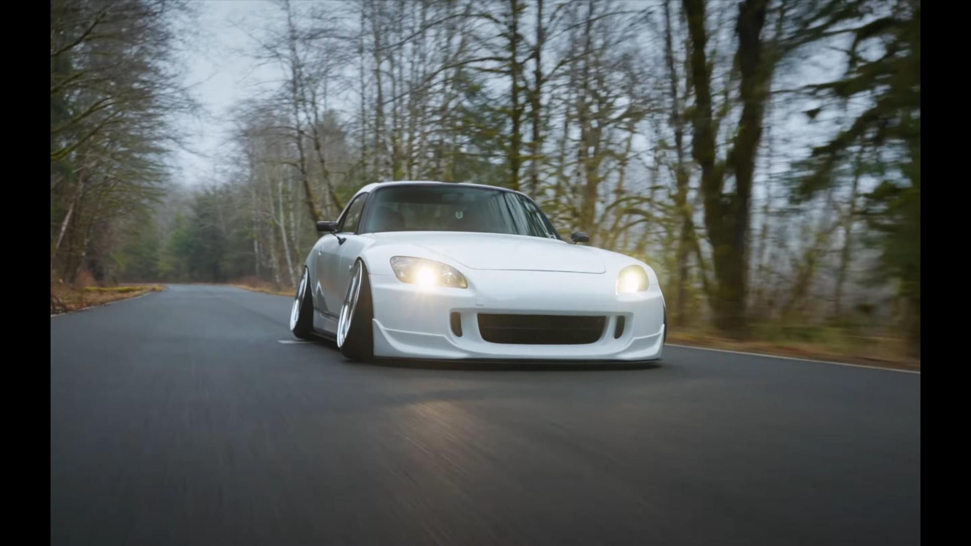 白色低趴本田s2000怪好看的