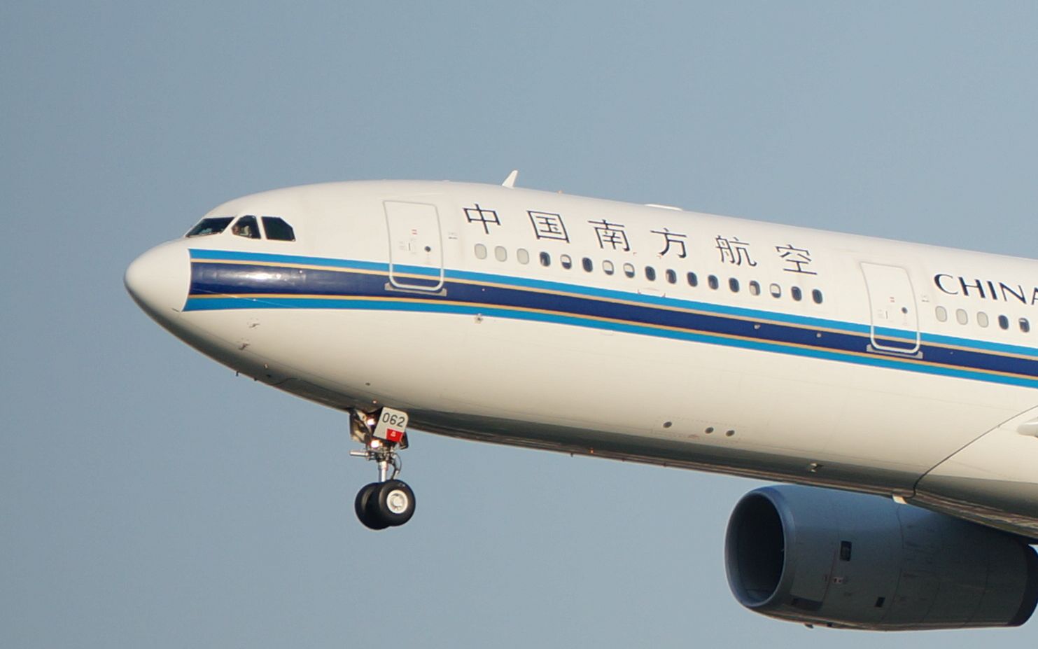 南航a330:"我的鼻子怎么白了?" 2021.5.1虹桥机场拍机