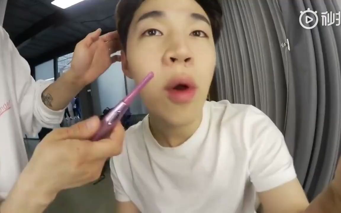 【Henry刘宪华】微博Vlog02之 今天长了一个痘痘哔哩哔哩bilibili