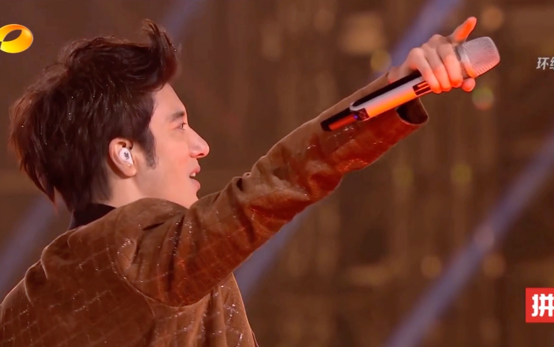 王力宏火力全开 kiss goodbye跨年live_哔哩哔哩 (゜-゜)つロ 干杯