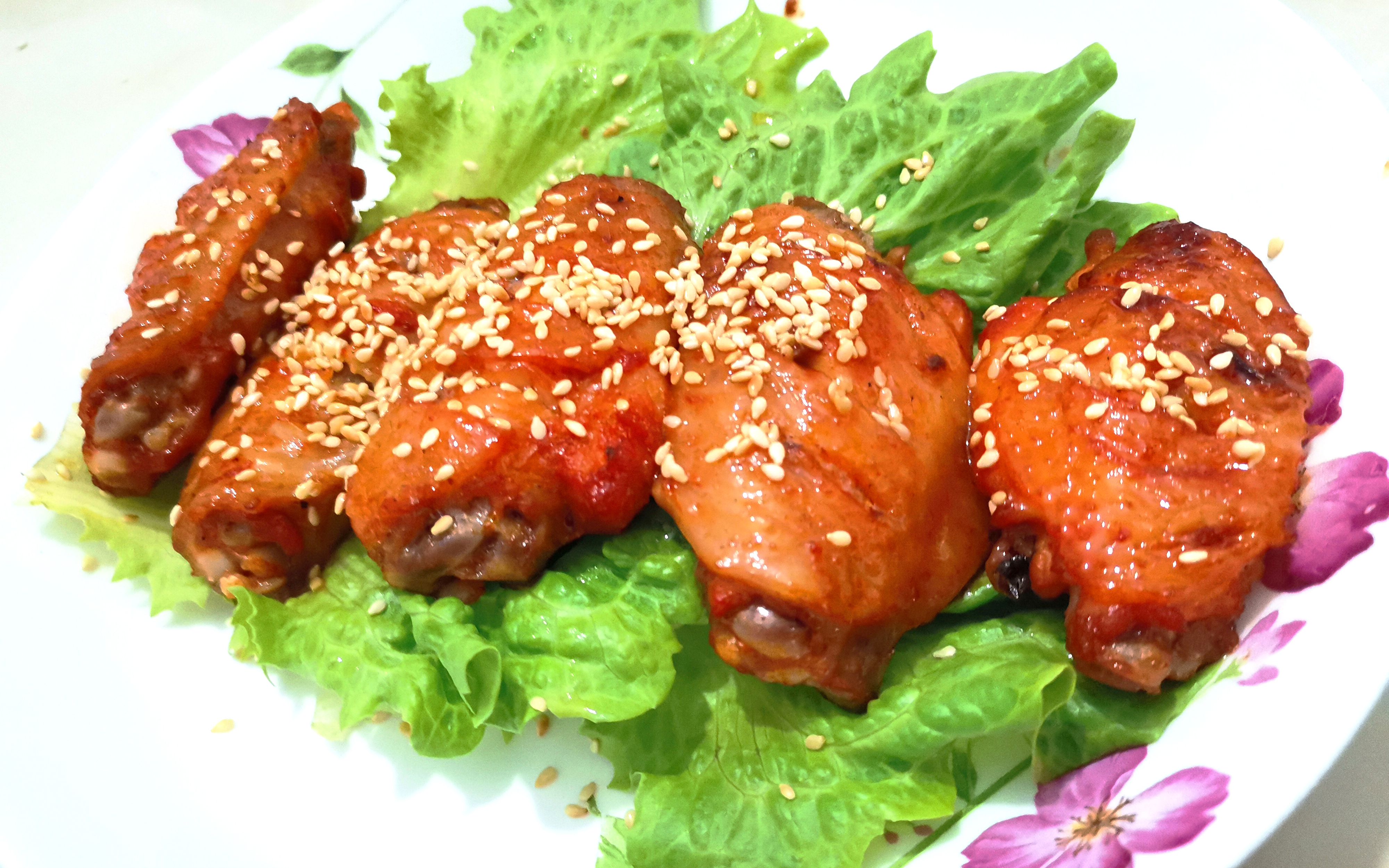 零失败烤鸡翅,一个烤箱就够了,儿子吃的样子好可爱