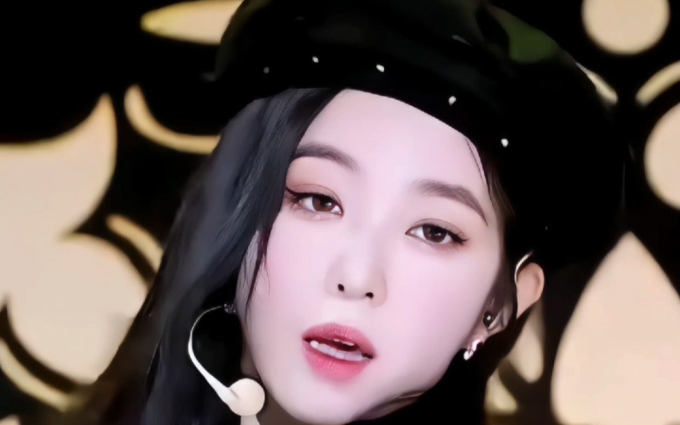 贝雷帽裴裴裴珠泫脸部直拍