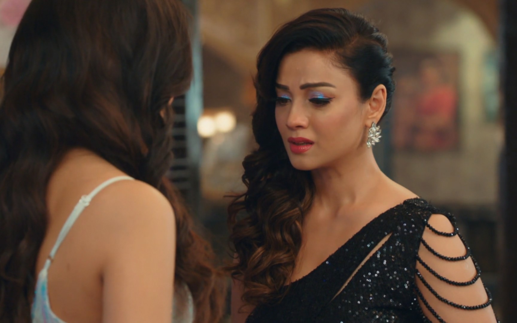 《娜迦女6》普拉特娜打算将九颗宝石给舍纱,意外得知拉古维尔娶自己是