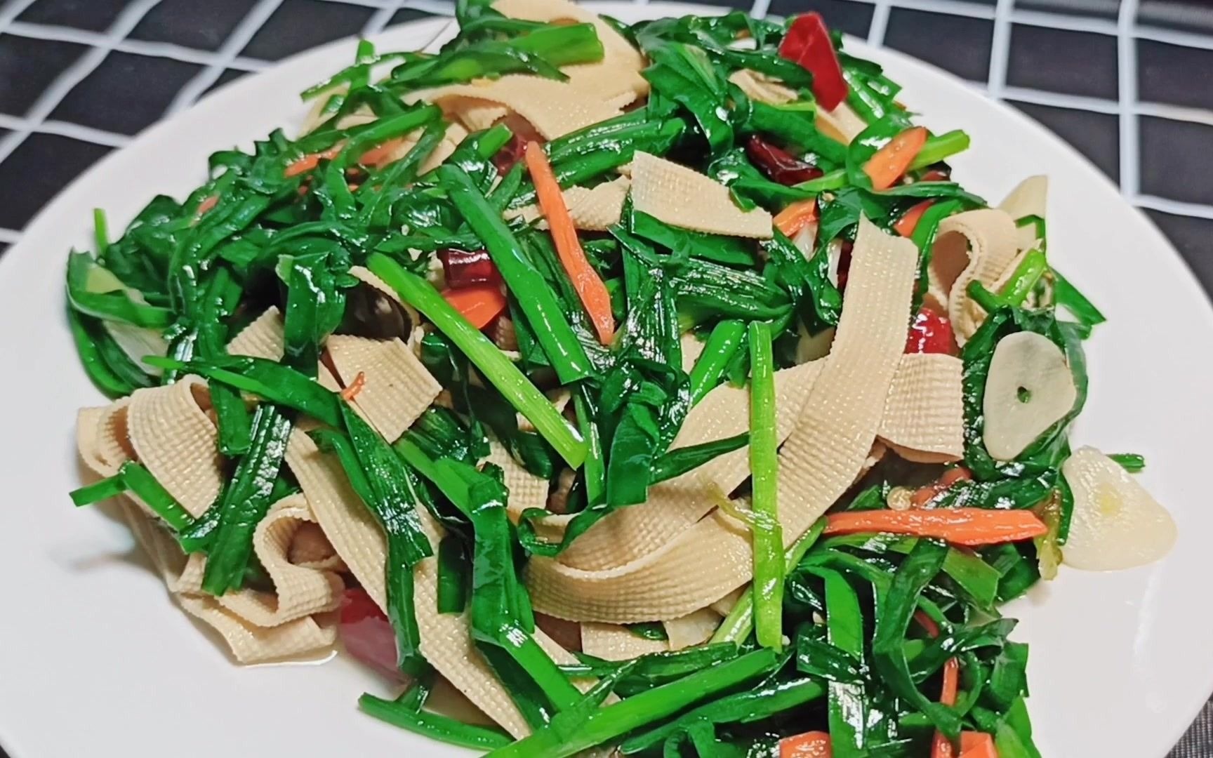 活动  一把韭菜,2张千张,河南老乡教你韭菜炒千张,最地道的做法