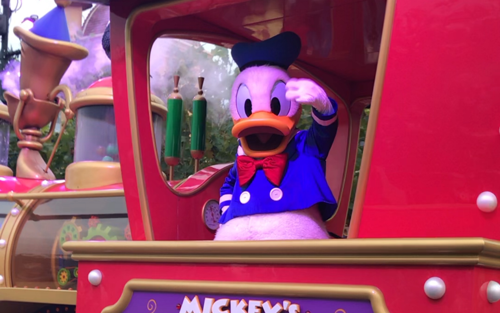 【上海迪士尼】唐老鸭一直在看你