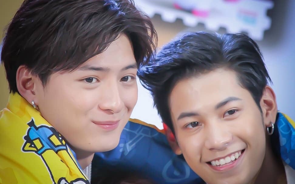 【singto&krist】6.27久违的隔空同框 7815狮子送祝福给弟弟