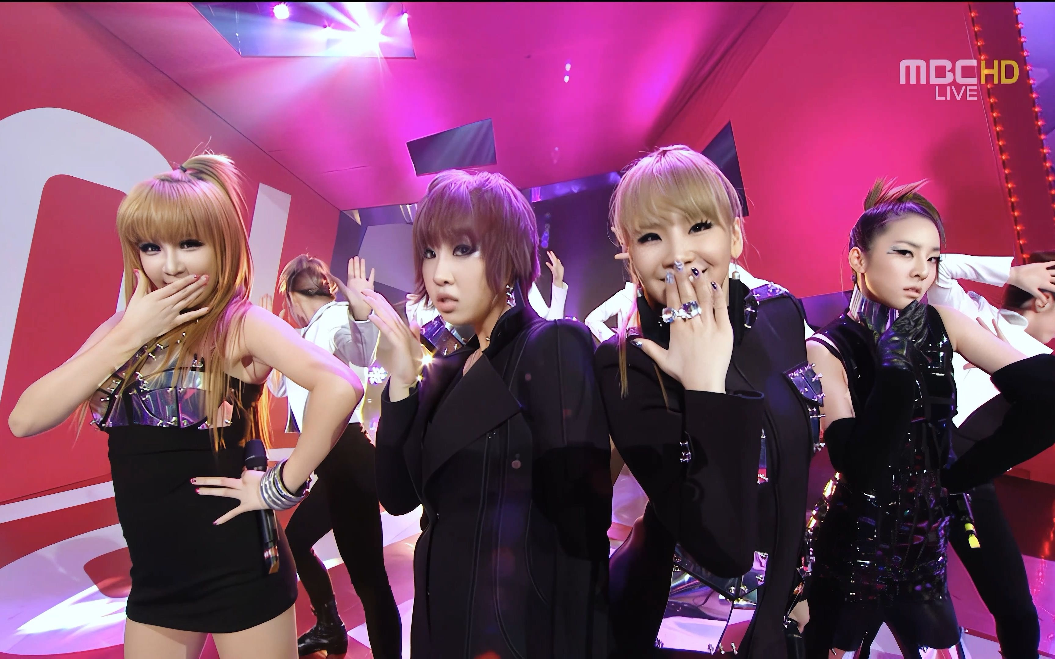 [图]【4K LIVE】2NE1 - I Am The Best（110702 MBC Music Core）