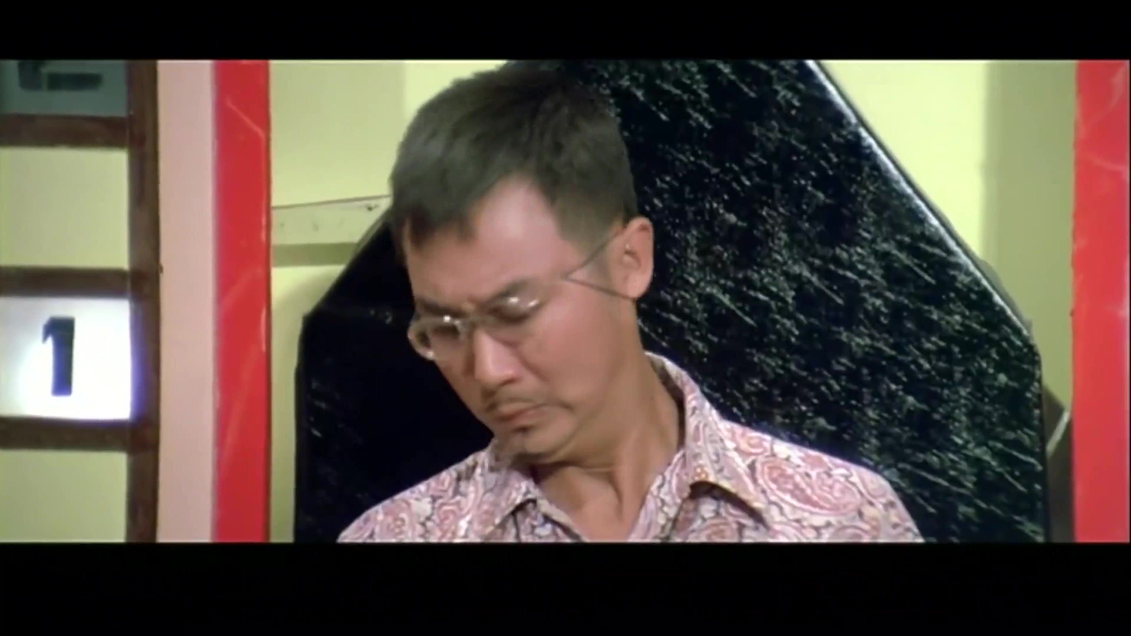 鬼马双星:老千参加电视问答,主持人问他麻将问题,立马秒答对