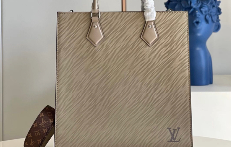 说一下原单lv路易威登m58658 sac plat 中号手袋 融合 epi 粒面皮革和