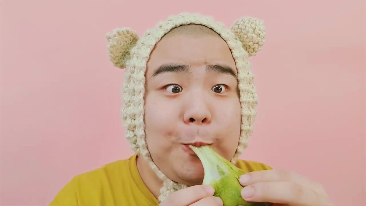 糯米糕吃播的年糕73 韩国沙雕戏精光头吃播小哥凌晨食堂