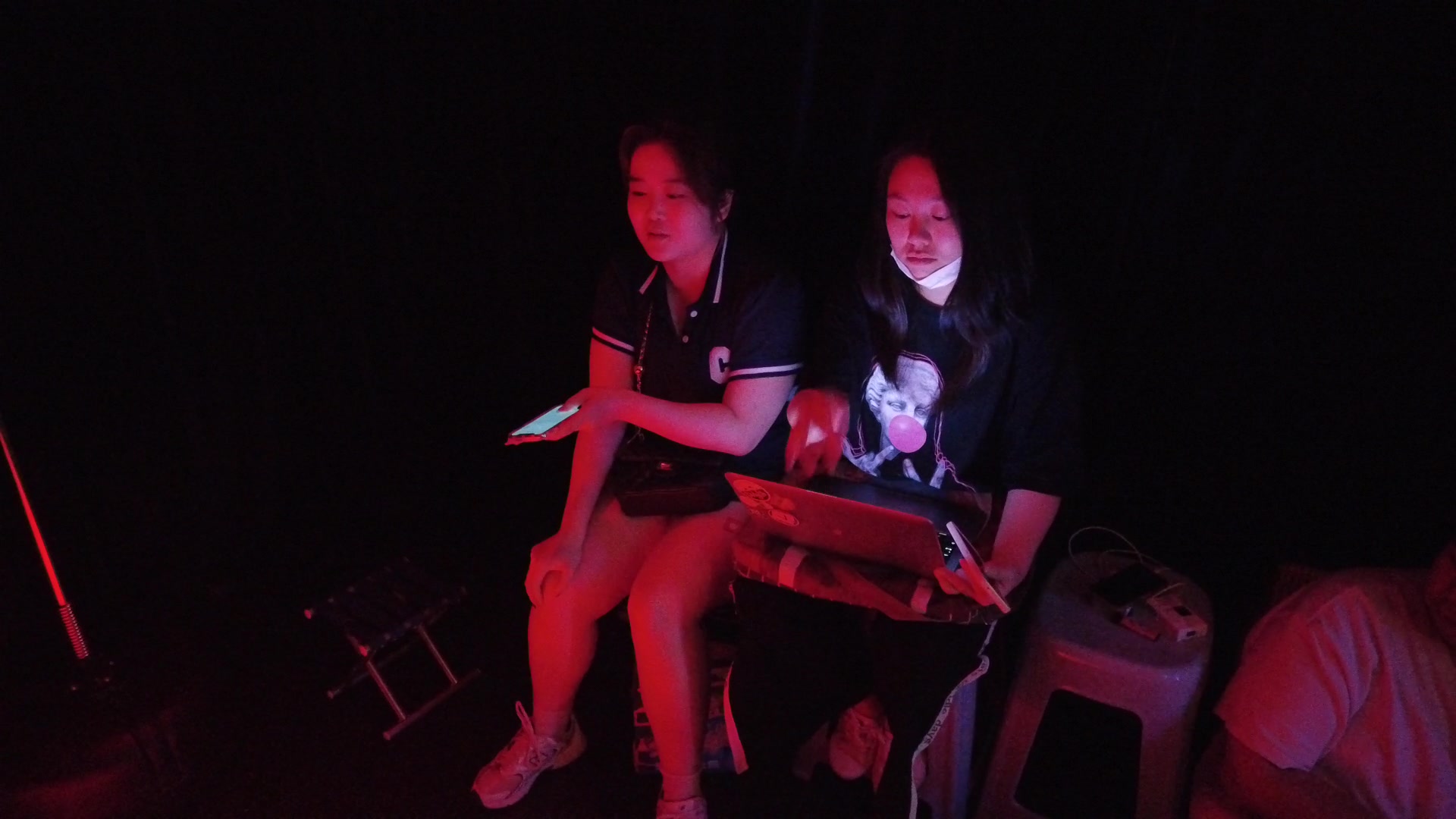 视频封面:【510咖啡馆】【4log】《Porphyria's Lover 3.0》20220813腾讯深夜酒馆采访、排练全程记录(发起人:曲文豪 演员:阿蒙、入梦)