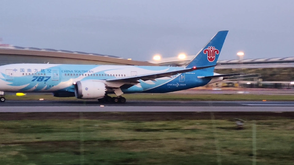 中国南方航空cz3355 天河-宝安 b787-8梦想客机(b